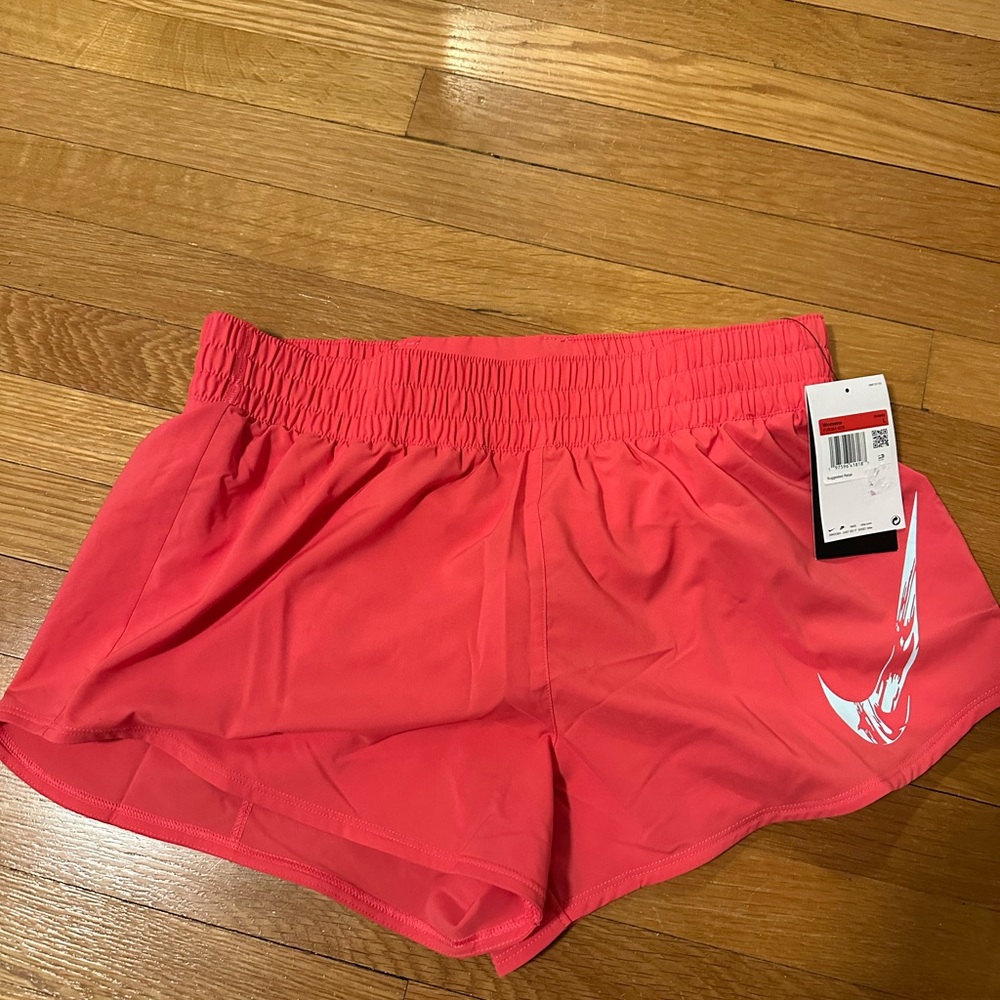 NWT Nike Dri-FIT Mid-Rise 3" Brief-Lined Women Size Large